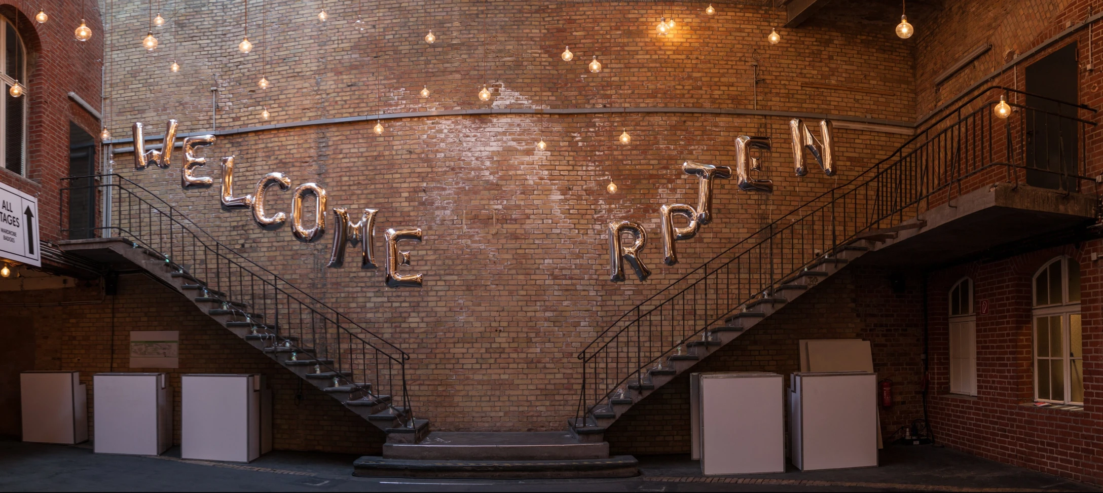 Welcome to republica ten Bild des Raumes der re:publica