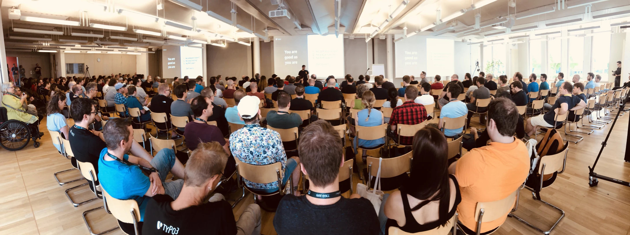 Volle Saal bei der Keynote von Benni Mack