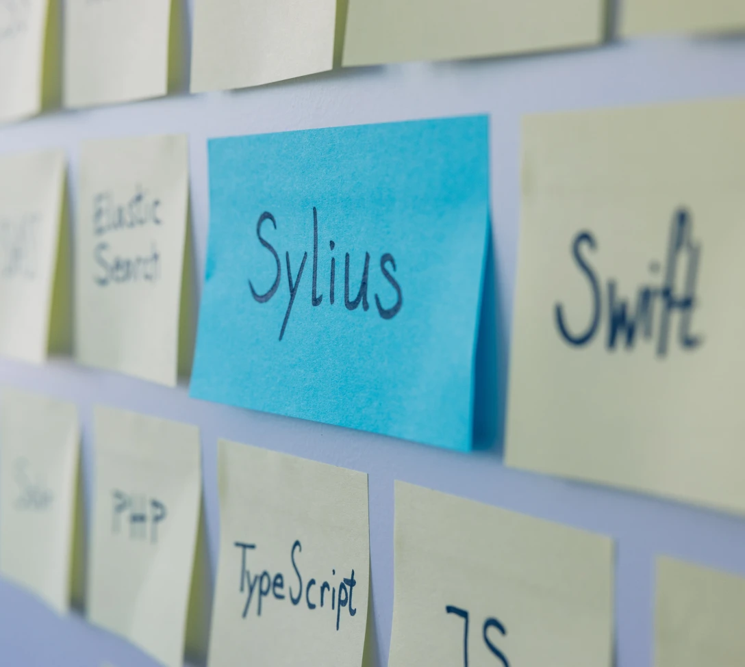 Sylius Post-It auf Wand